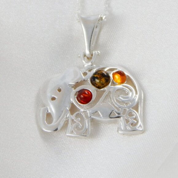 Natural Baltic Multicolor Amber Lucky Elephant Pendant Necklace in 925 Silver - Picture 1 of 5